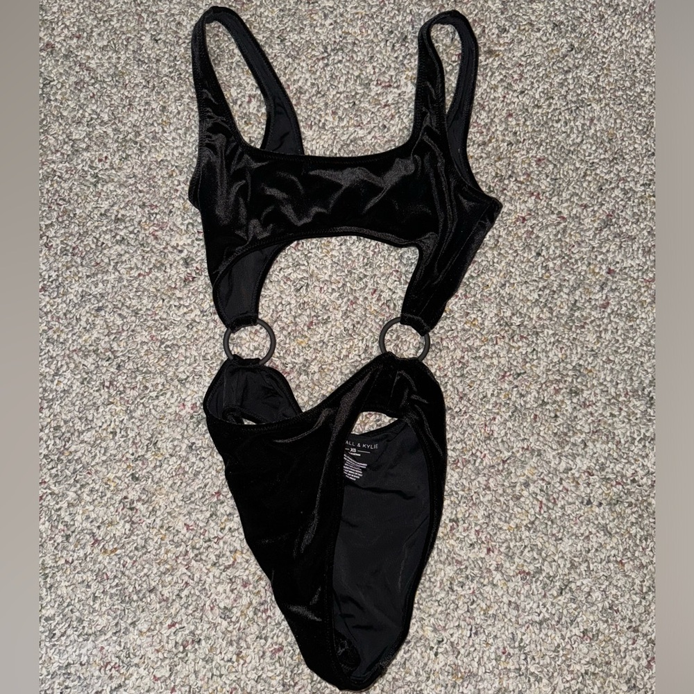 Bathing suit Kendal and Kylie